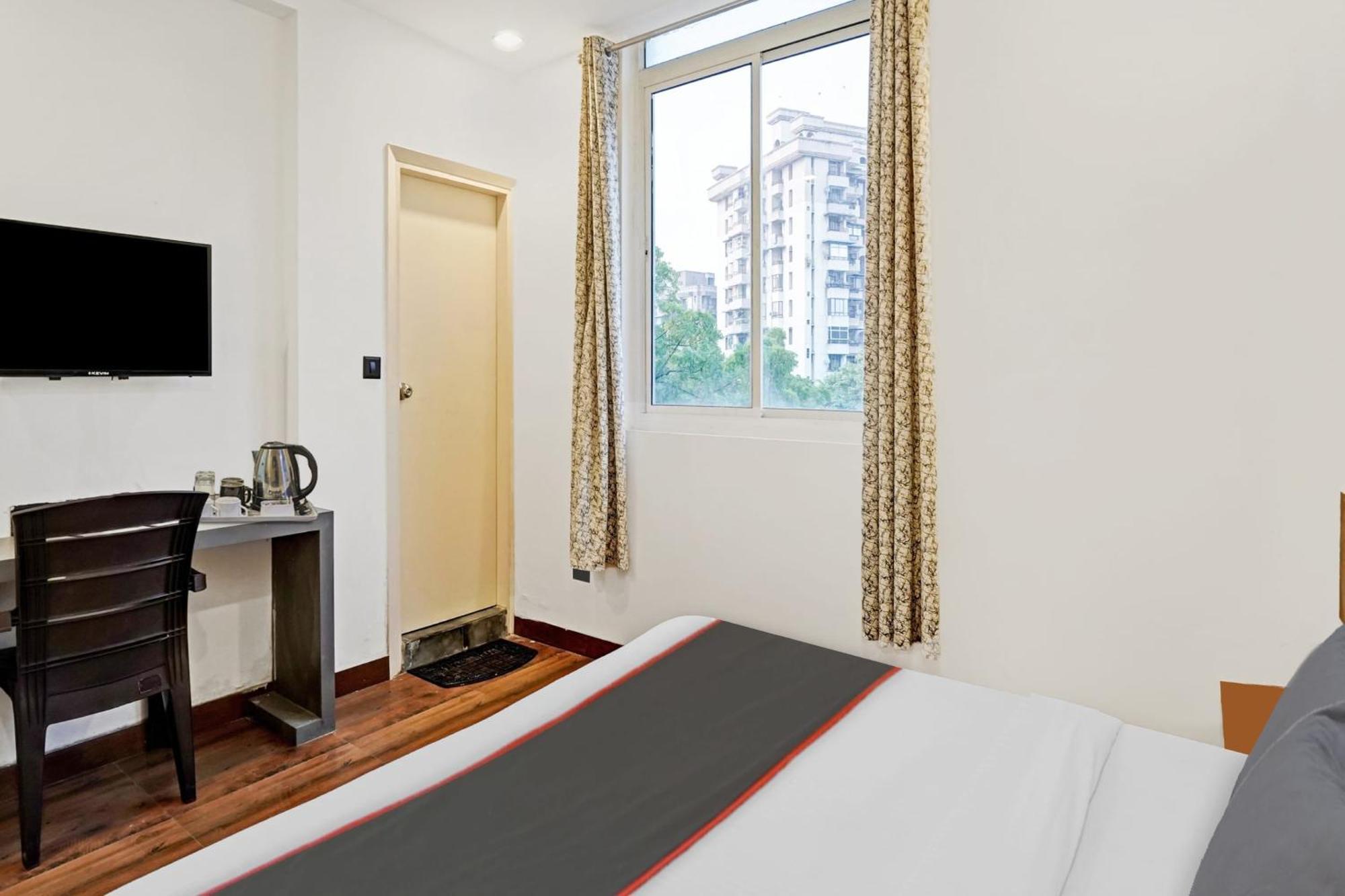 Super Collection O Amar Hotel New Delhi