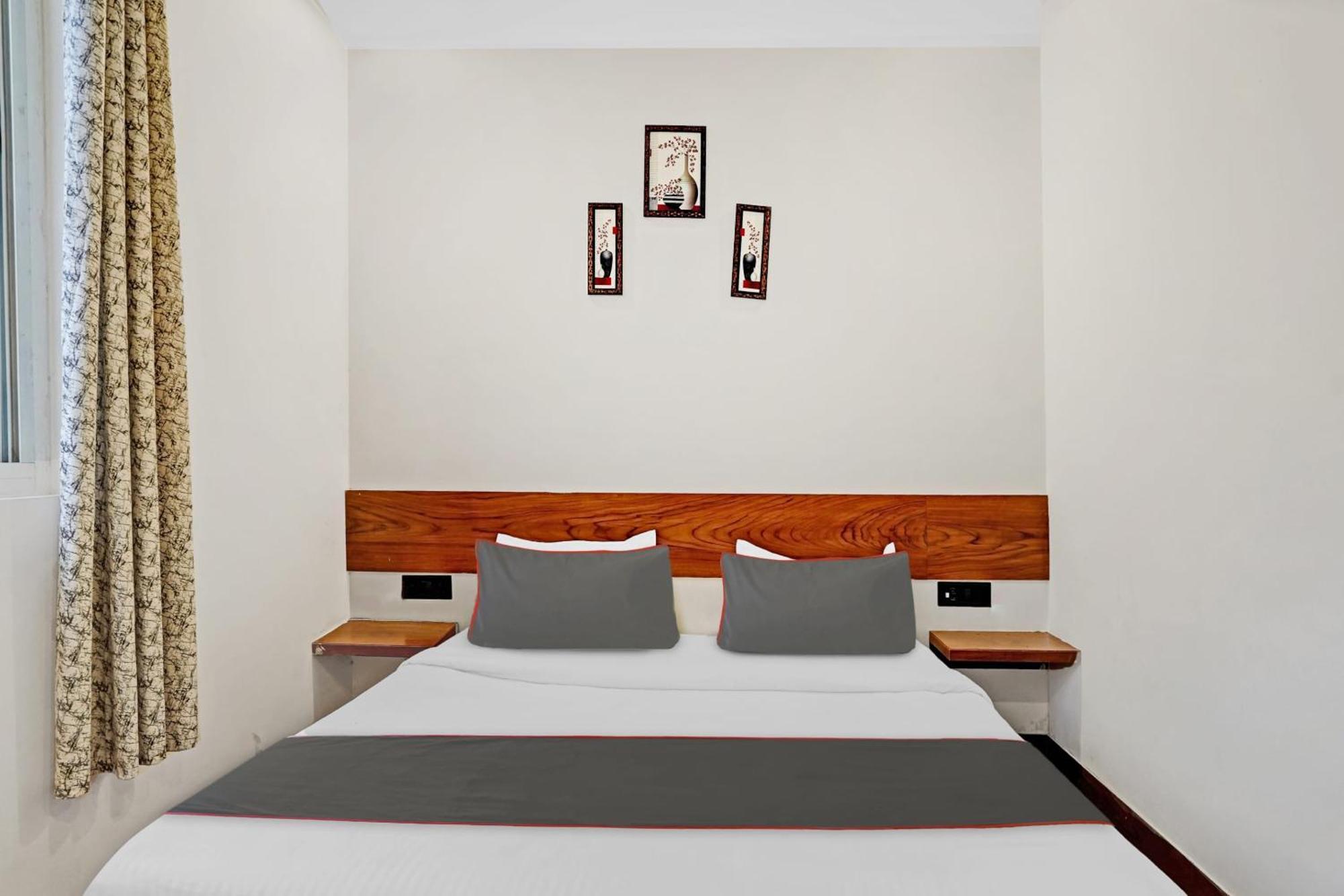 Super Collection O Amar Hotel
