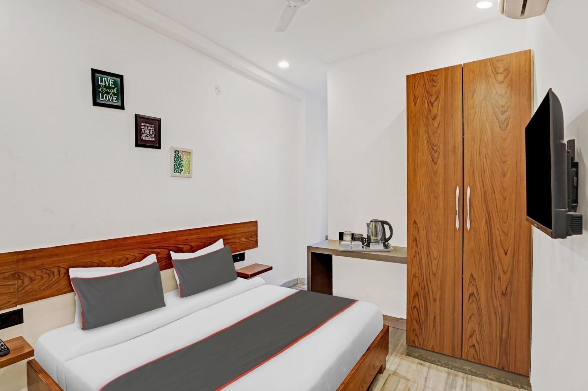 Super Collection O Amar Hotel 4*