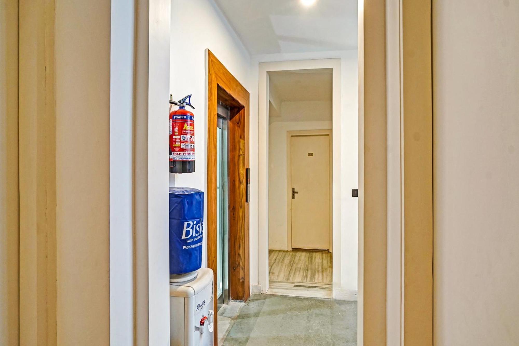 Hotel Super Collection O Amar 4*